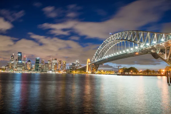 Sydney, Australien. atemberaubende Aussicht auf die Hafenbrücke — Stockfoto