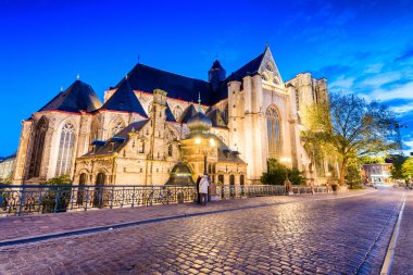 Gent, Belçika. Güzel Ortaçağ gece manzarası
