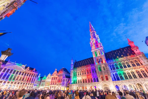 Turistas en La Grand Place, Bruselas —  Fotos de Stock