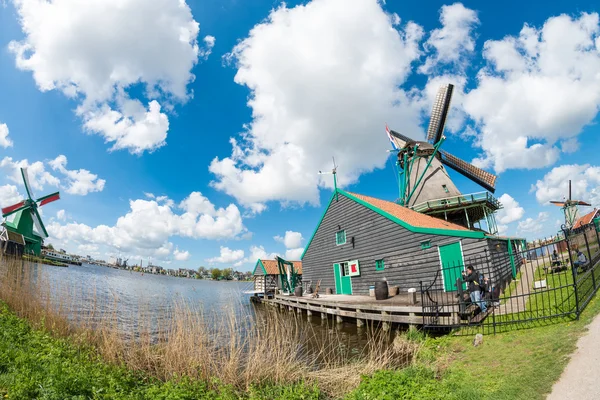 Větrných mlýnů Zaanse Schans, Nizozemsko — Stock fotografie