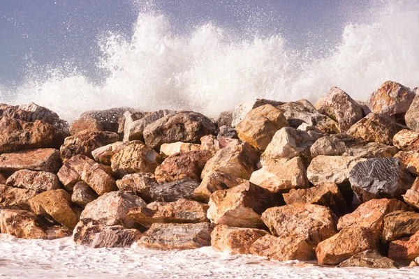 Weergave van storm zeegezicht met golven — Stockfoto