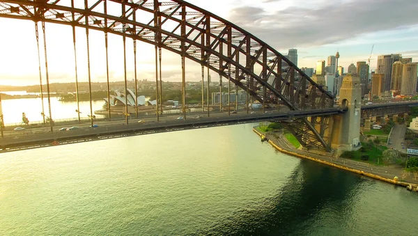 Flygfoto över Sydney Harbour Bridge på sunrise, Australien — Stockfoto