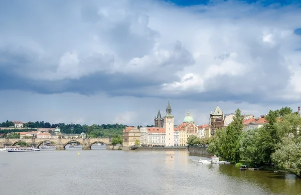 Gyönyörű kilátás nyílik Prágára — Stock Fotó