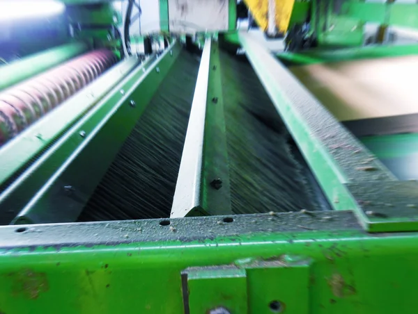 Wazig verkeer binnen papierfabriek molen — Stockfoto