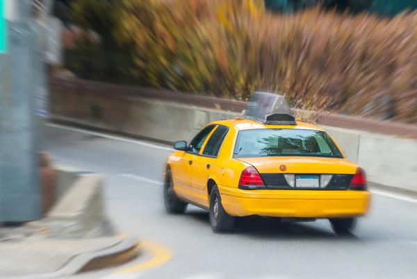 Taxi giallo in New York Manhattan street — Foto Stock