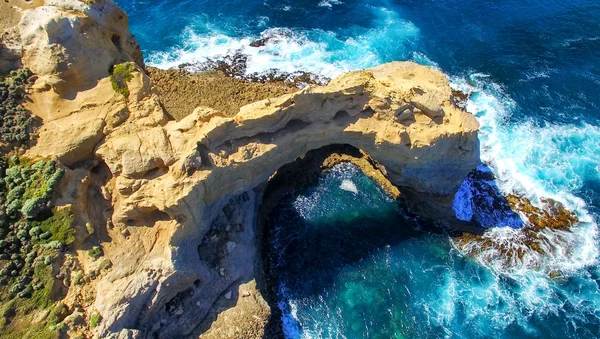L'Arche. Formation rocheuse le long de Great Ocean Road, Australie. Aeri — Photo