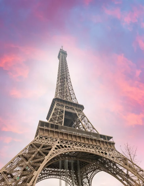 EIFFEL TOWER ในปารีส — ภาพถ่ายสต็อก