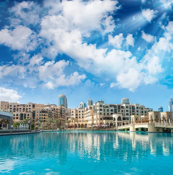 Dubai, vereinigte arabische Emirate. wunderbare Stadtsilhouette auf einem schönen — Stockfoto