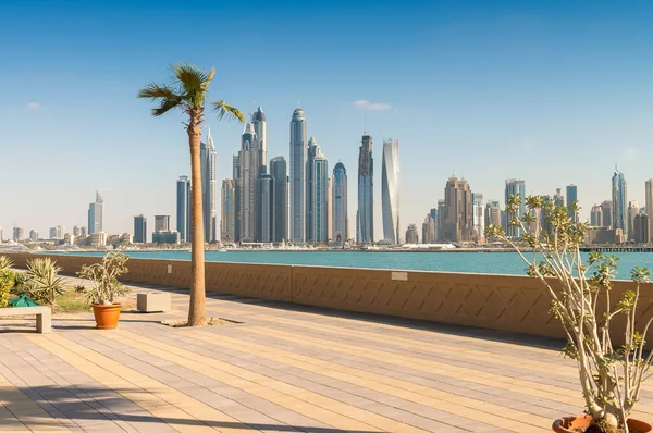 Dubai Marina, skyline e edifícios — Fotografia de Stock