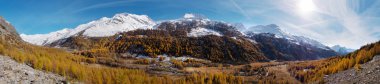 Val Ferret panorama Sonbahar sezonu - Alpler, Courmayer, Val 