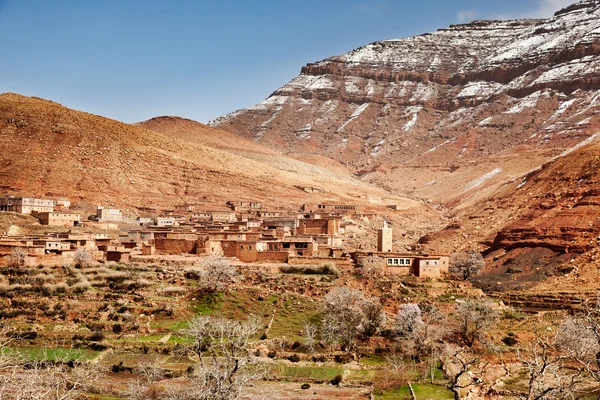 The small mountain village of Aguelmous in the High Atlas in win — Stock Photo, Image