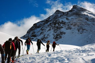 Grup backcountry kayakçı