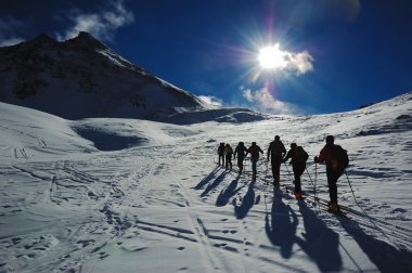 Grup backcountry kayakçı