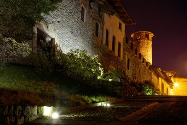 Dış Kale duvarı geceleri