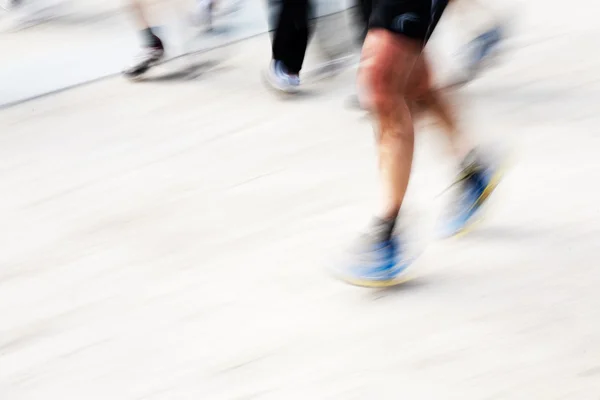 Löpare ben med panorering oskärpa — Stockfoto