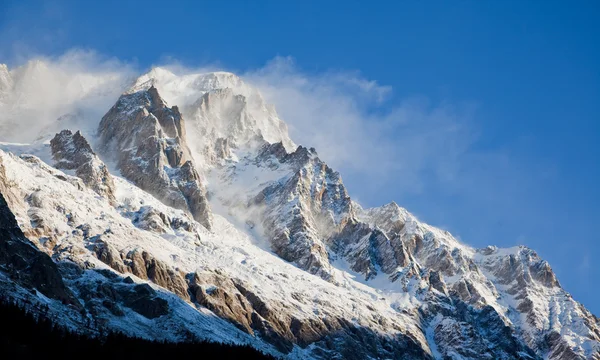 High mountain peaks — Stock Photo, Image