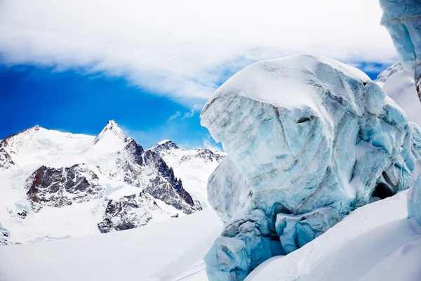 Wysokie góry lodowiec — Zdjęcie stockowe