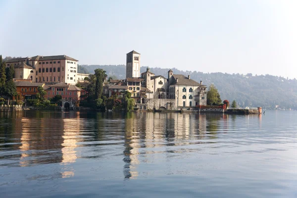 Lago italiano Lago Orta no Piemonte — Fotografia de Stock