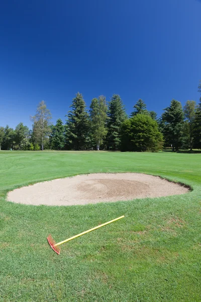 Bunker tartály egy golfpálya. — Stock Fotó