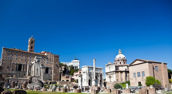 Słynne włoskie zabytki: Forum Romanum — Zdjęcie stockowe