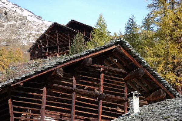 Casa di villaggio di montagna — Foto Stock
