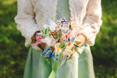 Güzel düğün buketi Gelinin ellerinde