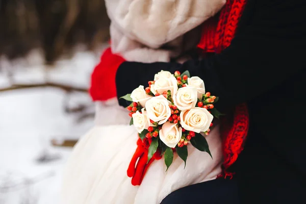 Schöner Winter Hochzeitsstrauß — Stockfoto