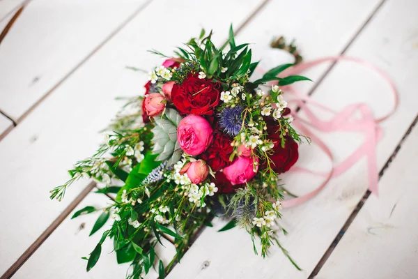 Nature morte avec bouquet de mariage — Photo