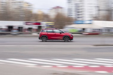 Ukrayna, Kyiv - 18 Mart 2021: Kızıl Citroen C3 Havalimanı. 