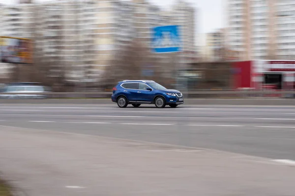 Oekraïne Kiev Maart 2021 Blauwe Nissan Rogue Auto Straat — Stockfoto