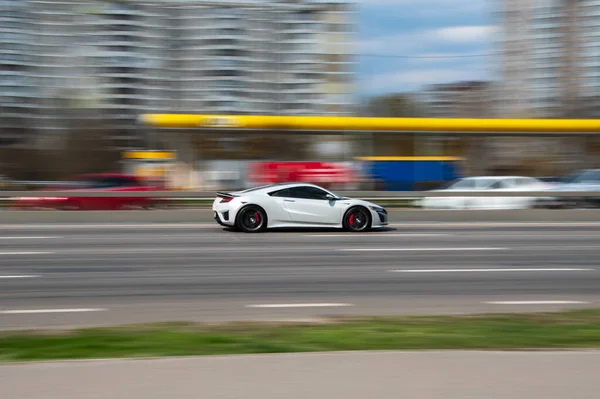 Ukraine Kyiv Квітня 2021 White Acura Nsx Car Moving Street — стокове фото