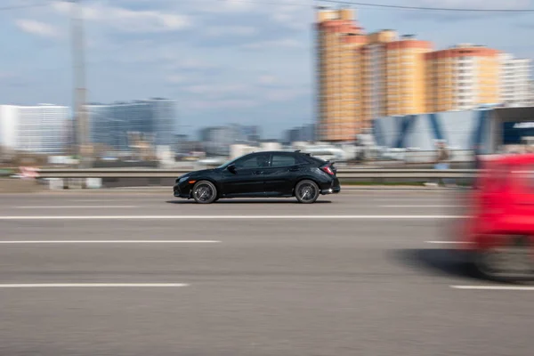 Ukrayna Kyiv Nisan 2021 Siyah Honda Civic Arabası Sokakta Ilerliyor — Stok fotoğraf