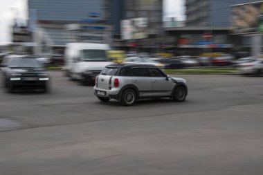 Ukrayna, Kyiv - 20 Nisan 2021: Silver MINI Vatandaş Aracı.  