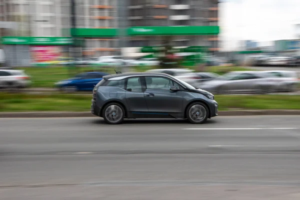 Ukraine Kyiv April 2021 Gray Bmw Car Moving Street — Stock Photo, Image