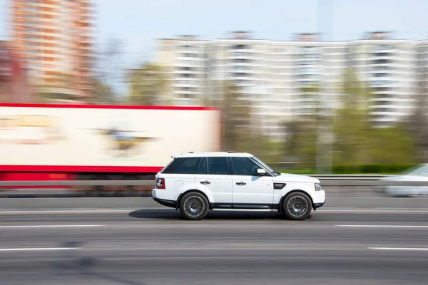 Ukraine Kyiv April 2021 White Land Rover Range Rover Sport — Fotografia de Stock