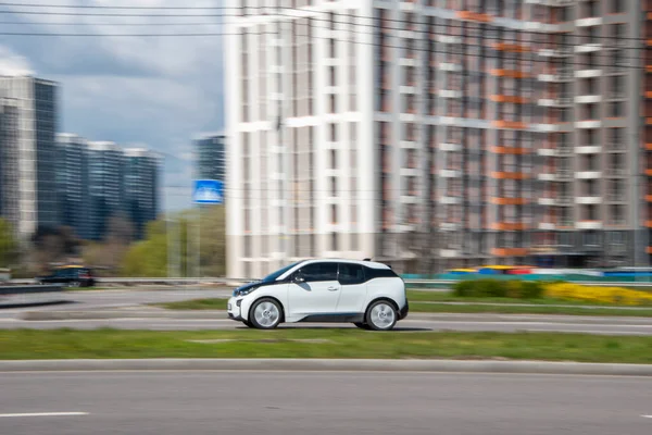 우크라 Kyiv 2021 White Bmw 거리를 — 스톡 사진