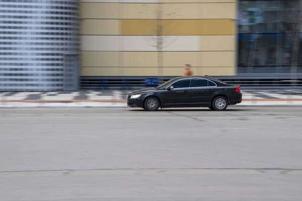 Oekraïne Kiev April 2021 Zwarte Volvo S80 Rijdt Straat Hoofdartikel — Stockfoto