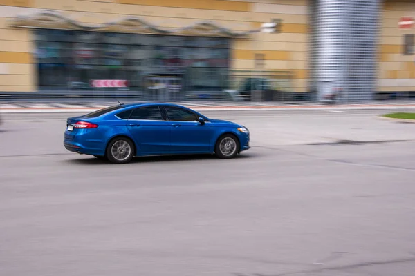 Ουκρανία Κίεβο Απριλίου 2021 Μπλε Ford Fusion Βόρεια Αμερική Αυτοκίνητο — Φωτογραφία Αρχείου