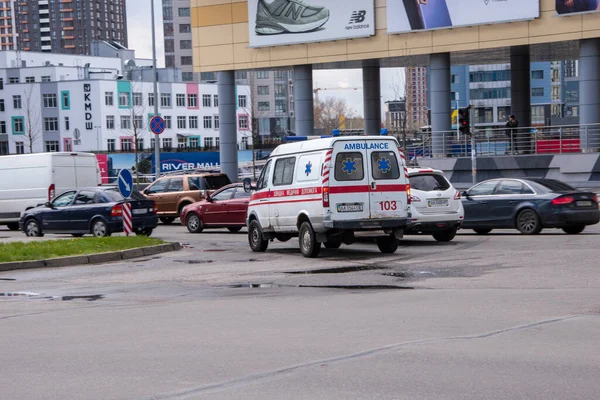 Ukraine Kyiv April 2021 Ambulance Silver Ford Econoline Car Moving — 스톡 사진