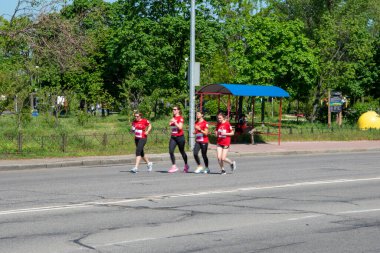 KYIV, UKRAINE - 16 Mayıs 2021: 10 Km. 2021 Duathlon Kyiv Kupası yarışması. 