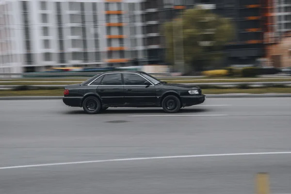 Ukraine Kyiv April 2021 Black Audi 100 Car Moving Street — Stock Photo, Image