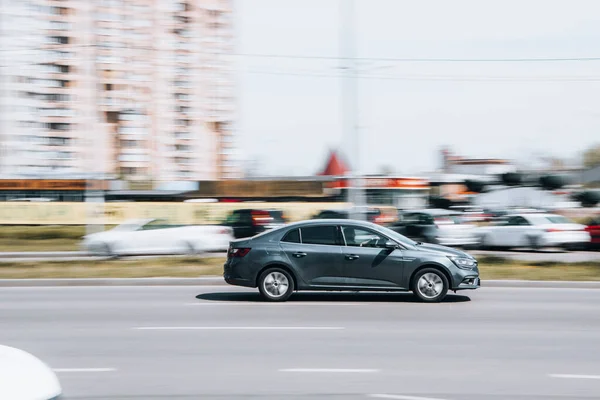 우크라 Kyiv 2021 Gray Renault Megane Car Moving Street — 스톡 사진