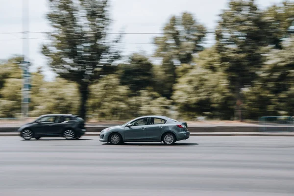 Ukrajina Kyjev Června 2021 Šedý Mazda Auto Pohybující Ulici — Stock fotografie