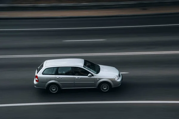 乌克兰基辅 2021年7月16日 Silver Chevrolet Lacetti Sx车在街上行驶 — 图库照片