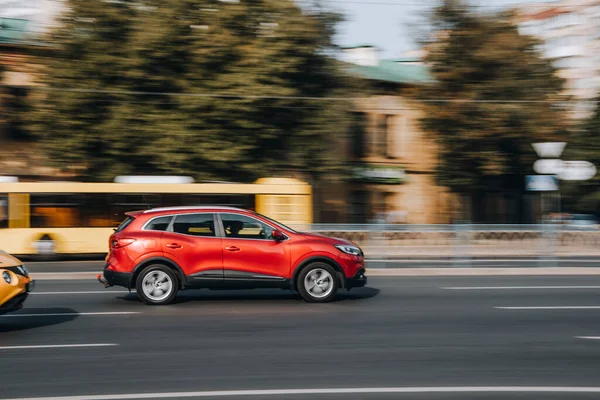 Ukraine Kiv Juli 2021 Rotes Renault Kadjar Auto Bewegt Sich — Stockfoto