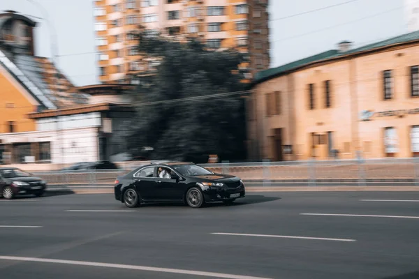 우크라이나 키예프 2021 자동차가 거리를 달리고 — 스톡 사진