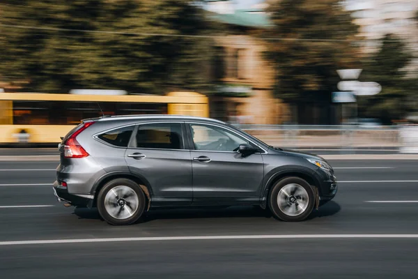 Ucrânia Kiev Julho 2021 Cinza Honda Carro Movimento Rua — Fotografia de Stock