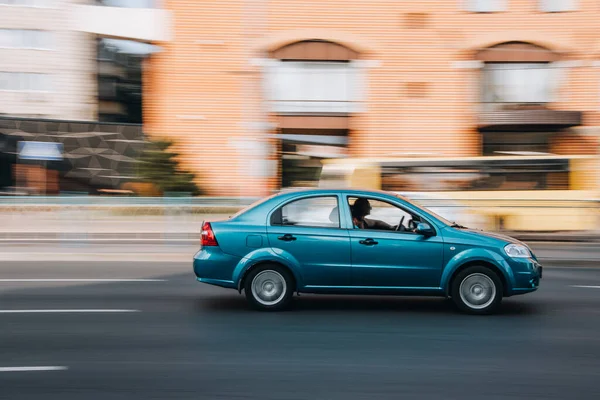 Ukrajina Kyjev Července 2021 Zelený Chevrolet Aveo Auto Pohybující Ulici — Stock fotografie