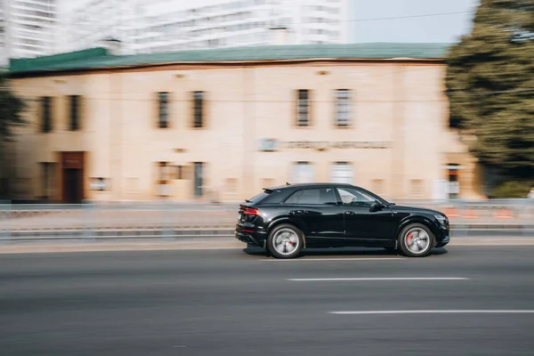 Ukrajina Kyjev Července 2021 Černé Audi Auto Pohybu Ulici — Stock fotografie