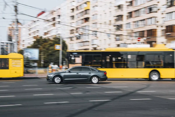 乌克兰 2021年7月16日 Gray Audi A6汽车在街上行驶 — 图库照片